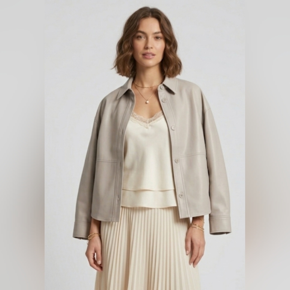 🚨 MUST-HAVE TRENDING STAPLE 🚨 Aritzia Babaton Pelli Hip Shacket✨️ Size S